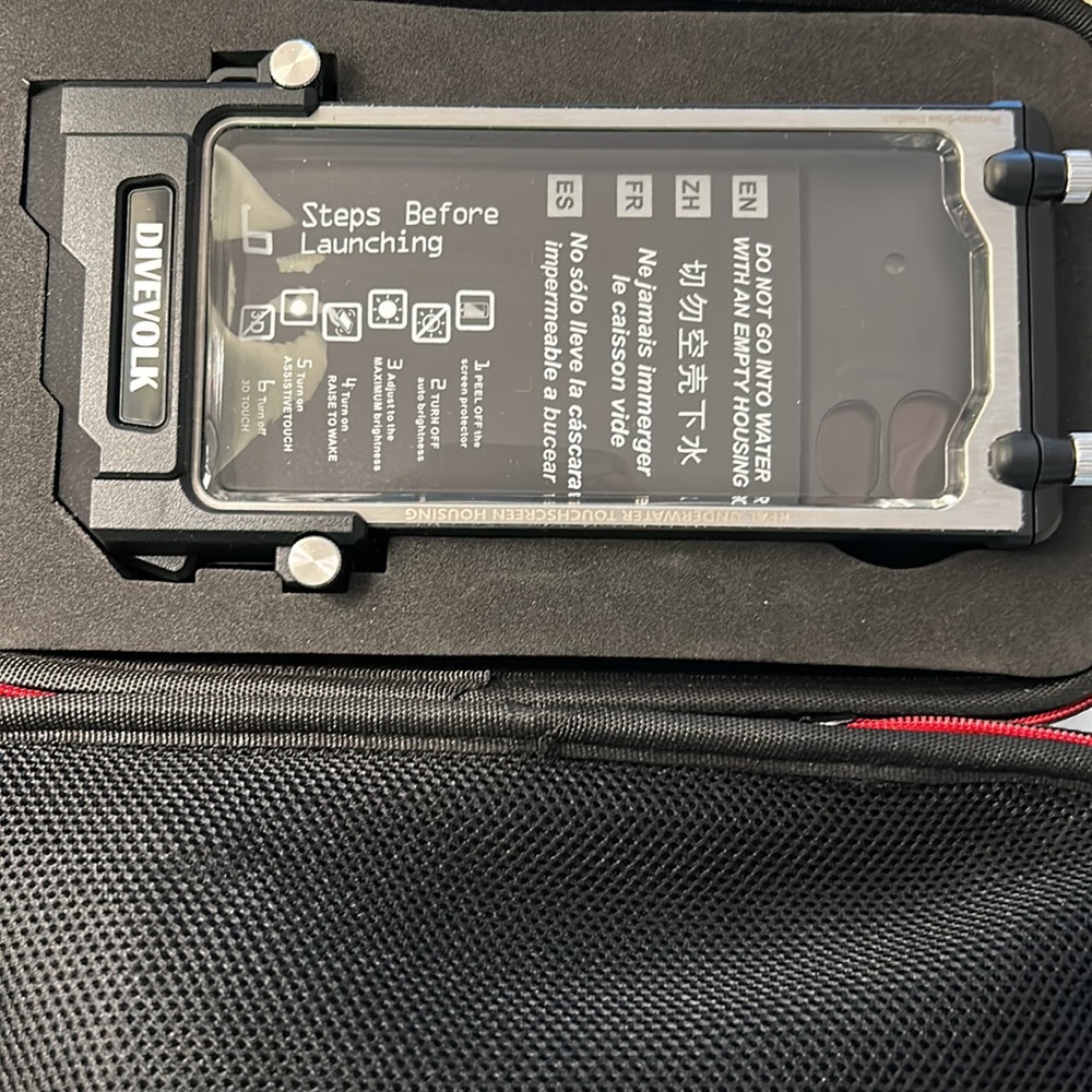 SeaTouch 2 Pro with wide angle lens, macro lens, red filter, and lens adapter - Picture 13 of 16